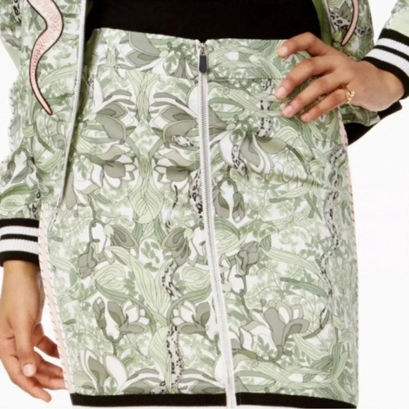 Guess Reese Snake & Vine Print Front Zipper Stripe Hem Pencil Skirt Size 2 XS - Picture 10 of 10